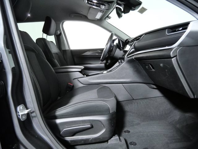 Used 2022 Jeep Grand Cherokee L Laredo w/ Luxury Tech Group I AWD/4WD image 11