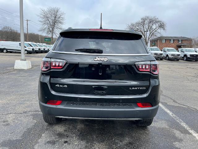 Used 2023 Jeep Compass Limited AWD/4WD image 3