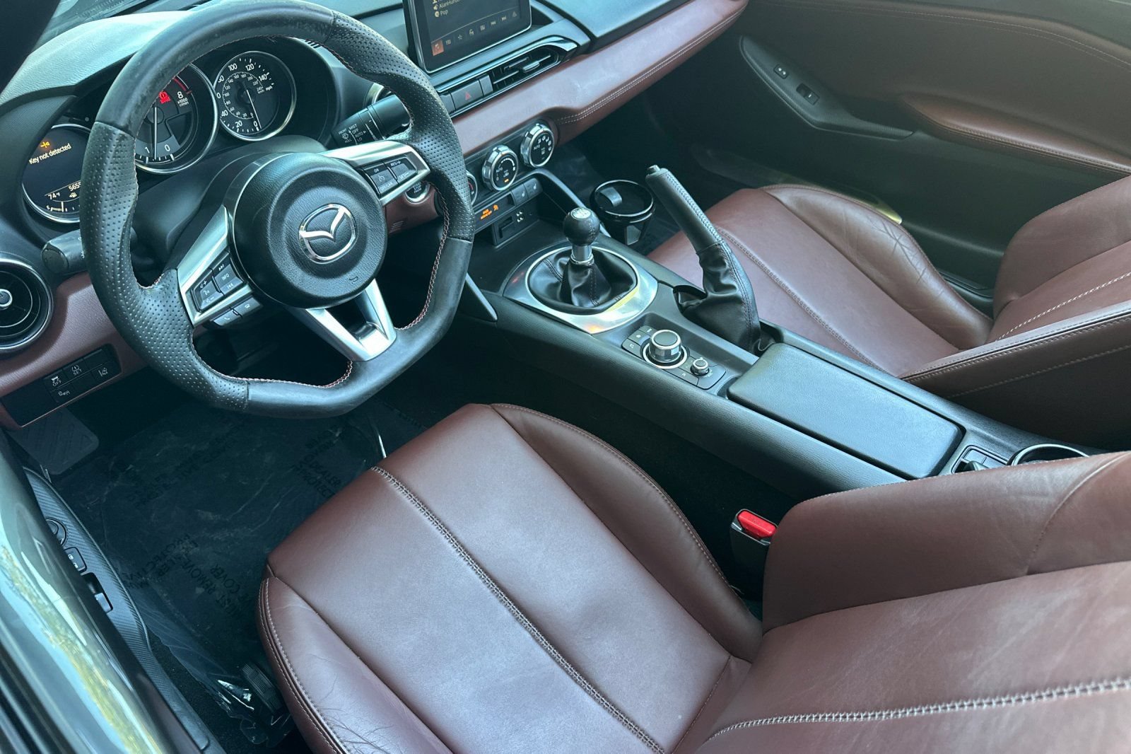 Used 2017 MAZDA MX-5 Miata RF Grand Touring RWD image 11