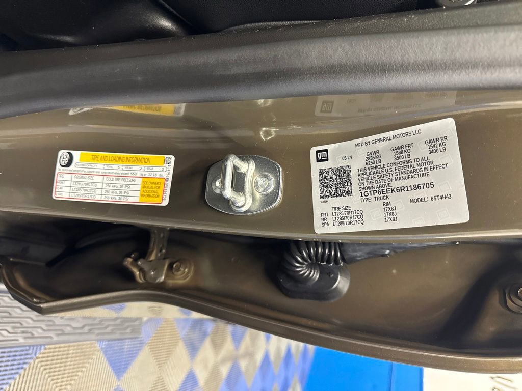 Used 2024 GMC Canyon AT4X image 30