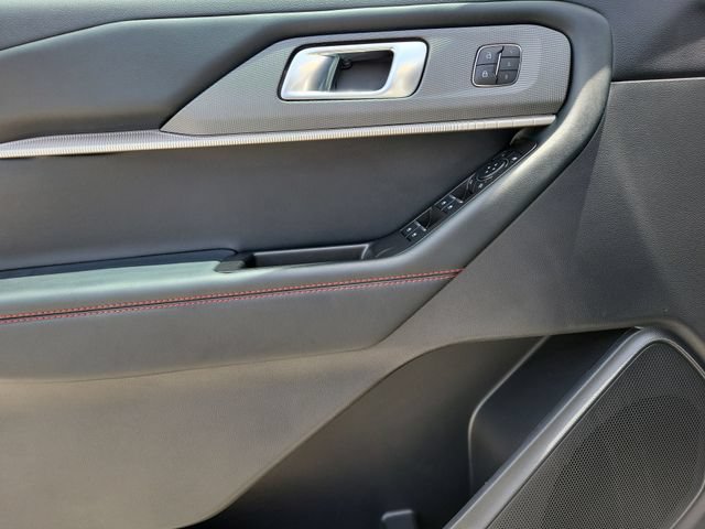 Certified 2025 Ford Explorer ST-Line w/ Premium Package RWD image 22