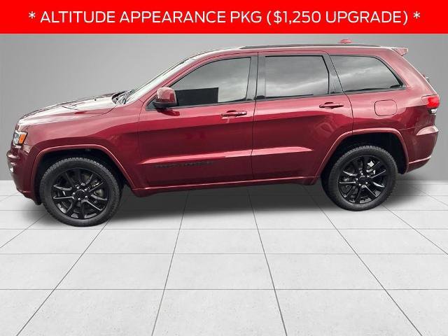 Used 2021 Jeep Grand Cherokee Laredo X image 3