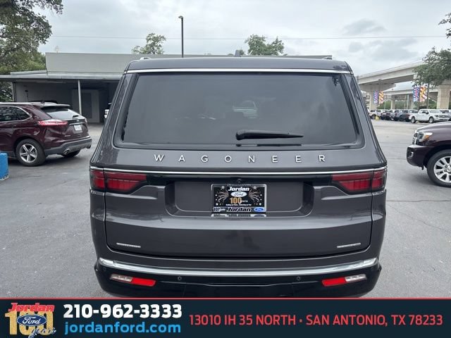 Used 2022 Jeep Wagoneer Series III AWD/4WD image 6