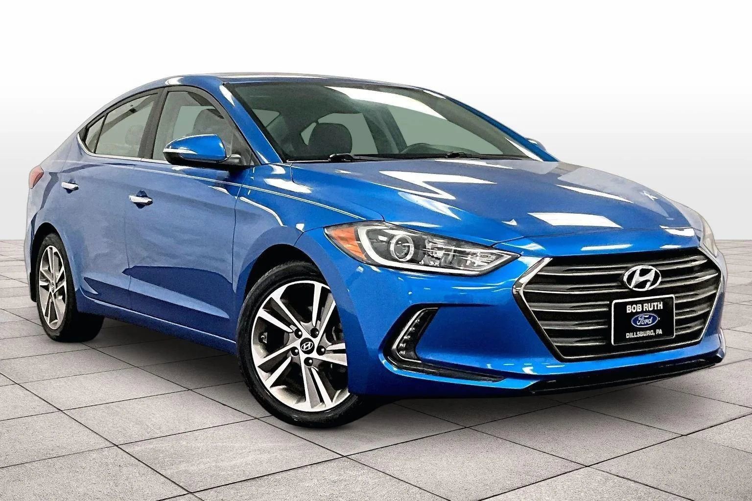 Used 2017 Hyundai Elantra Limited w/ Limited Tech Package 04 image 2
