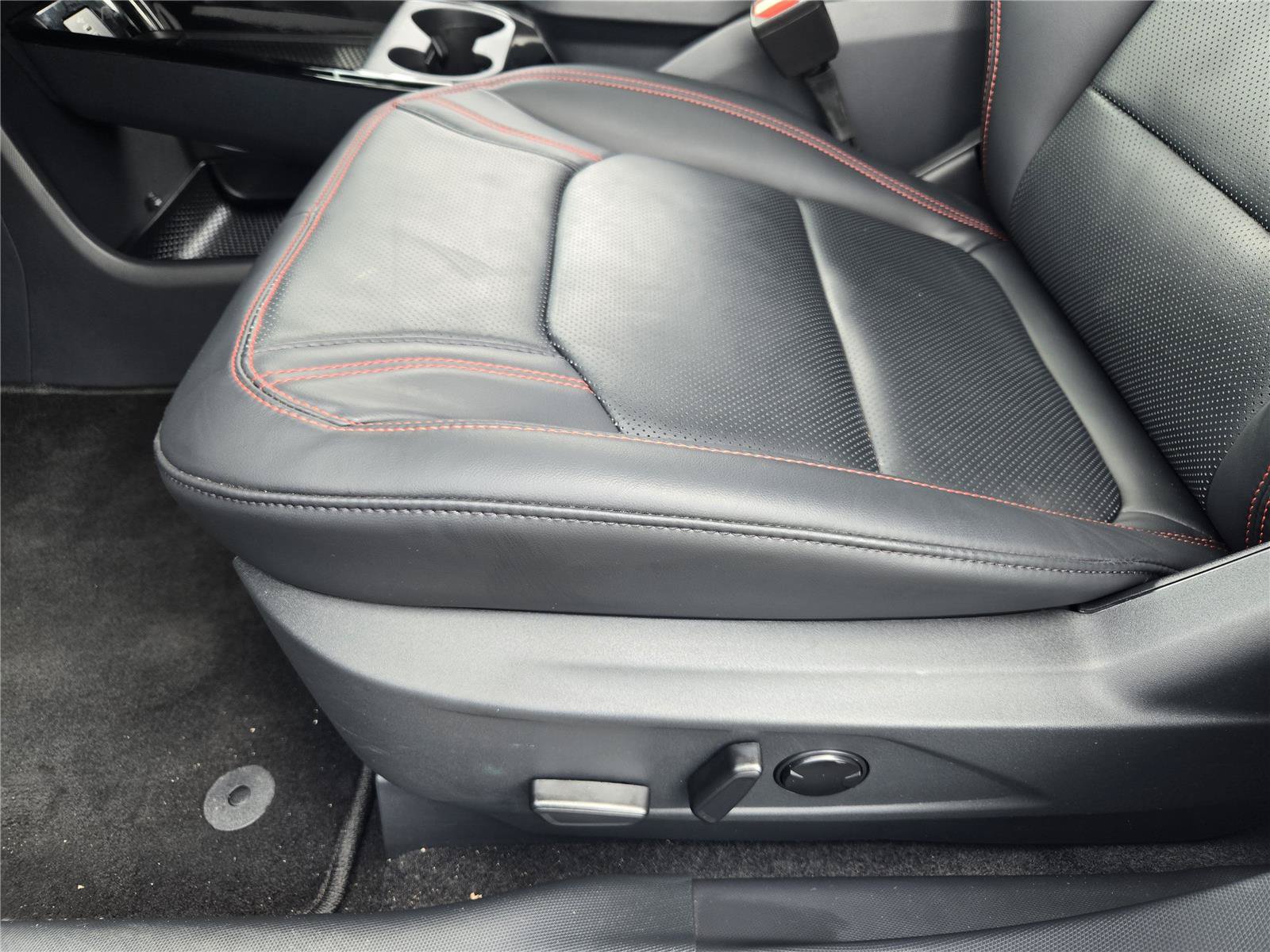 Certified 2025 Ford Mustang Mach-E Premium w/ Sport Appearance Package AWD/4WD image 22
