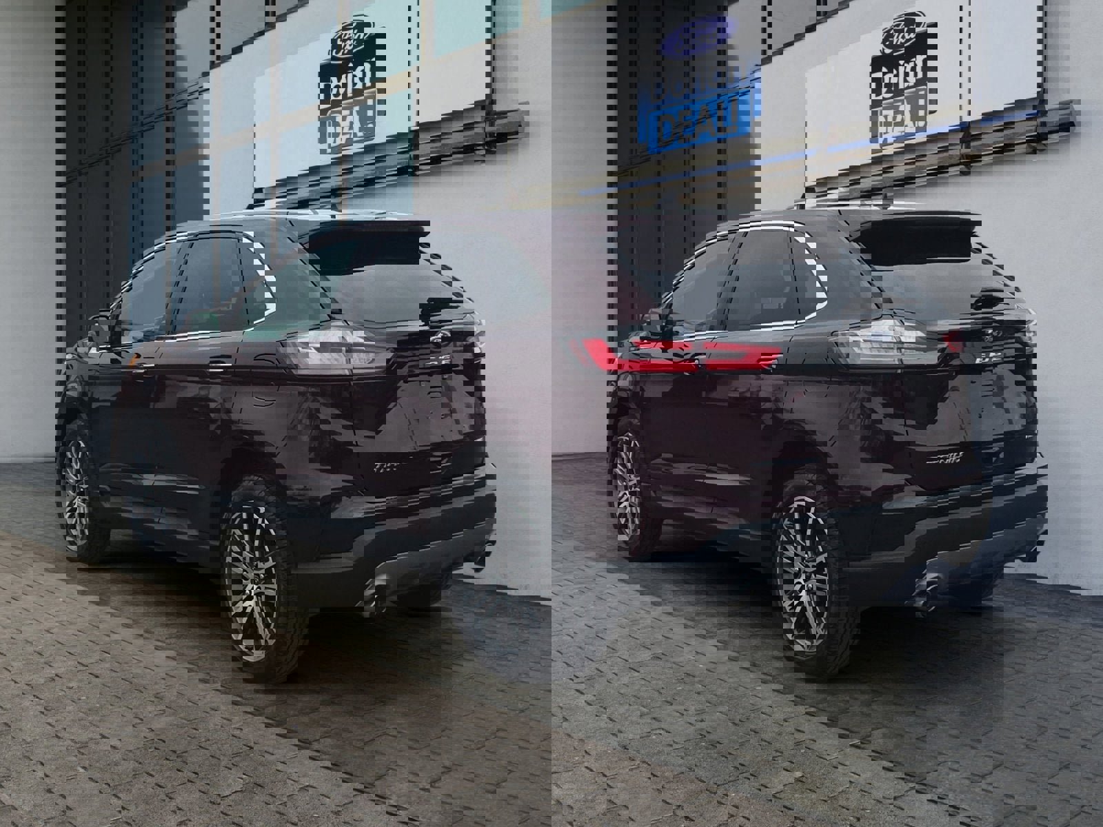 Certified 2024 Ford Edge Titanium w/ Equipment Group 301A image 3