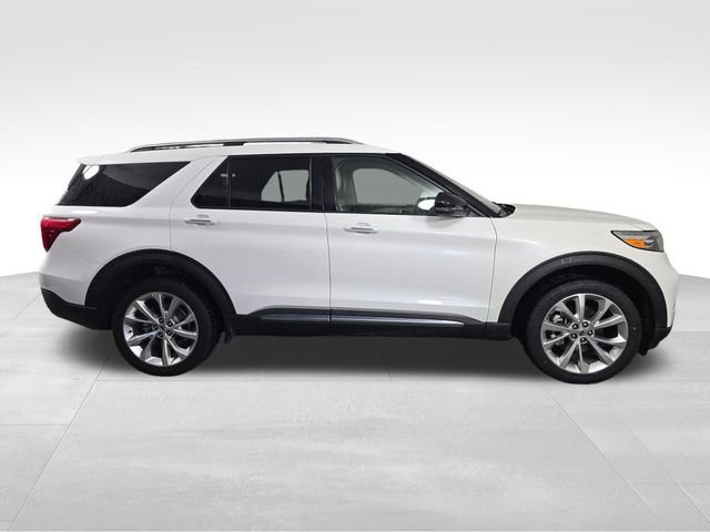 Certified 2023 Ford Explorer Platinum w/ Technology Package AWD/4WD image 8