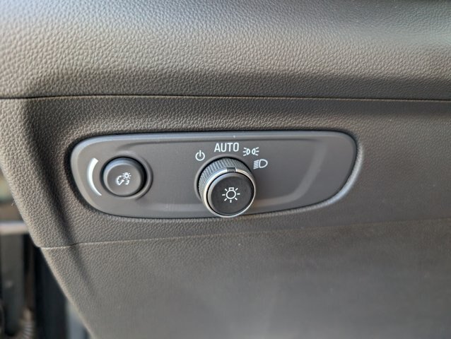 Used 2021 Buick Envision Essence w/ Sport Touring Package FWD image 22