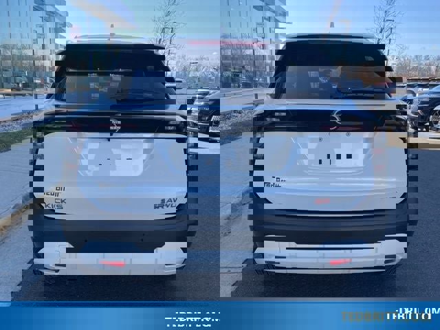 Used 2025 Nissan Kicks SR image 4