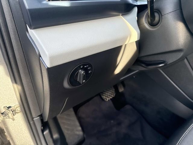 Used 2022 Volkswagen Taos SE image 27