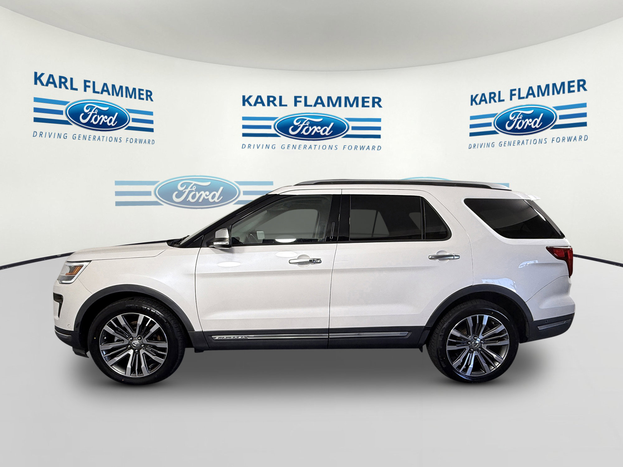 Certified 2018 Ford Explorer Platinum image 5