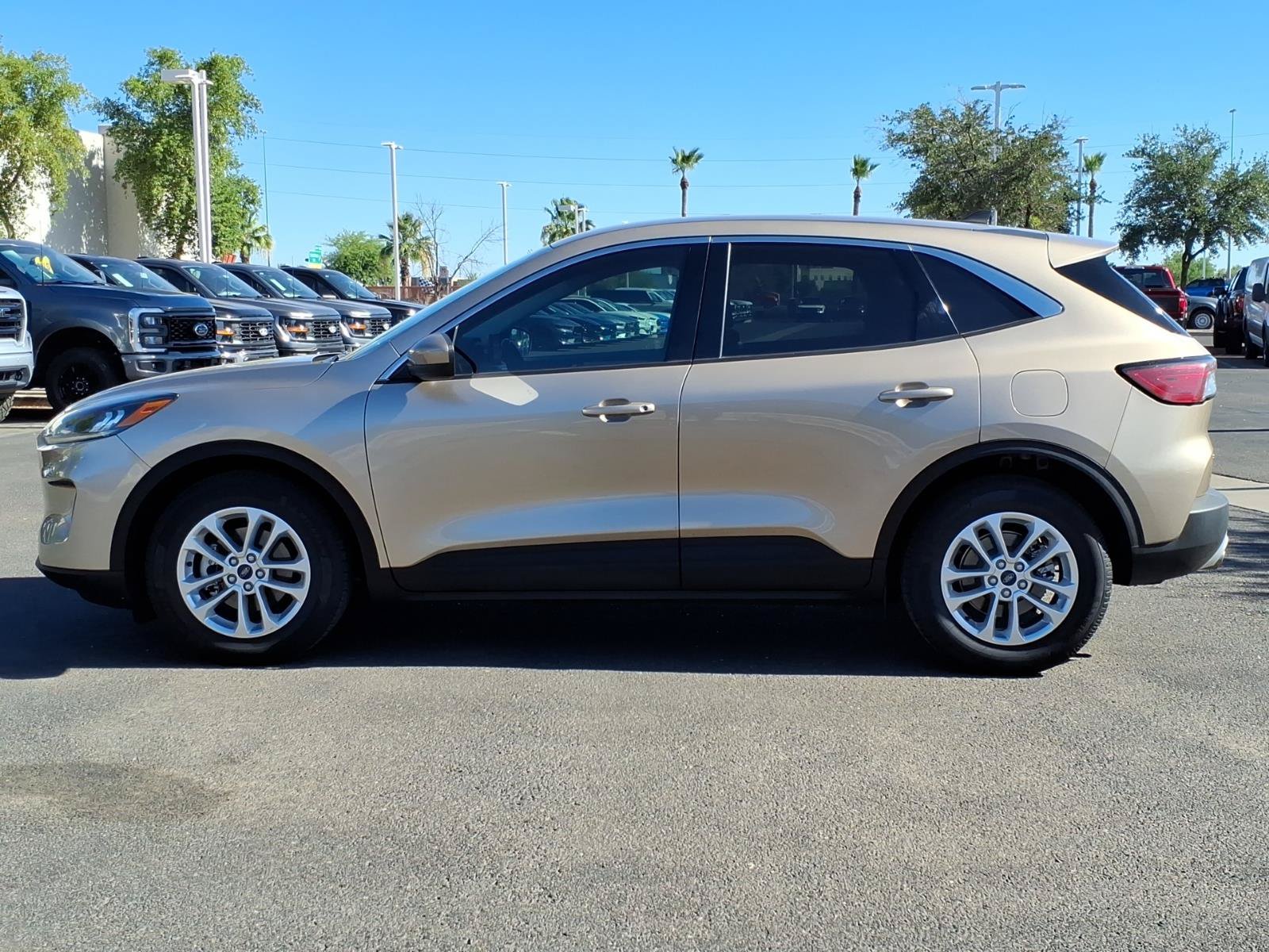 Certified 2021 Ford Escape SE w/ Convenience Package FWD image 2