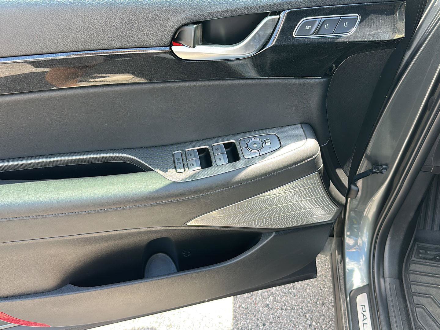 Used 2022 Hyundai Palisade Limited FWD image 14