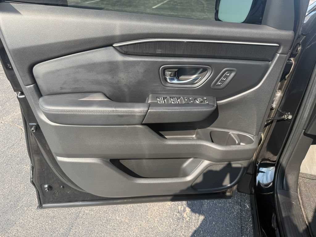 Used 2023 Honda Pilot Elite image 14