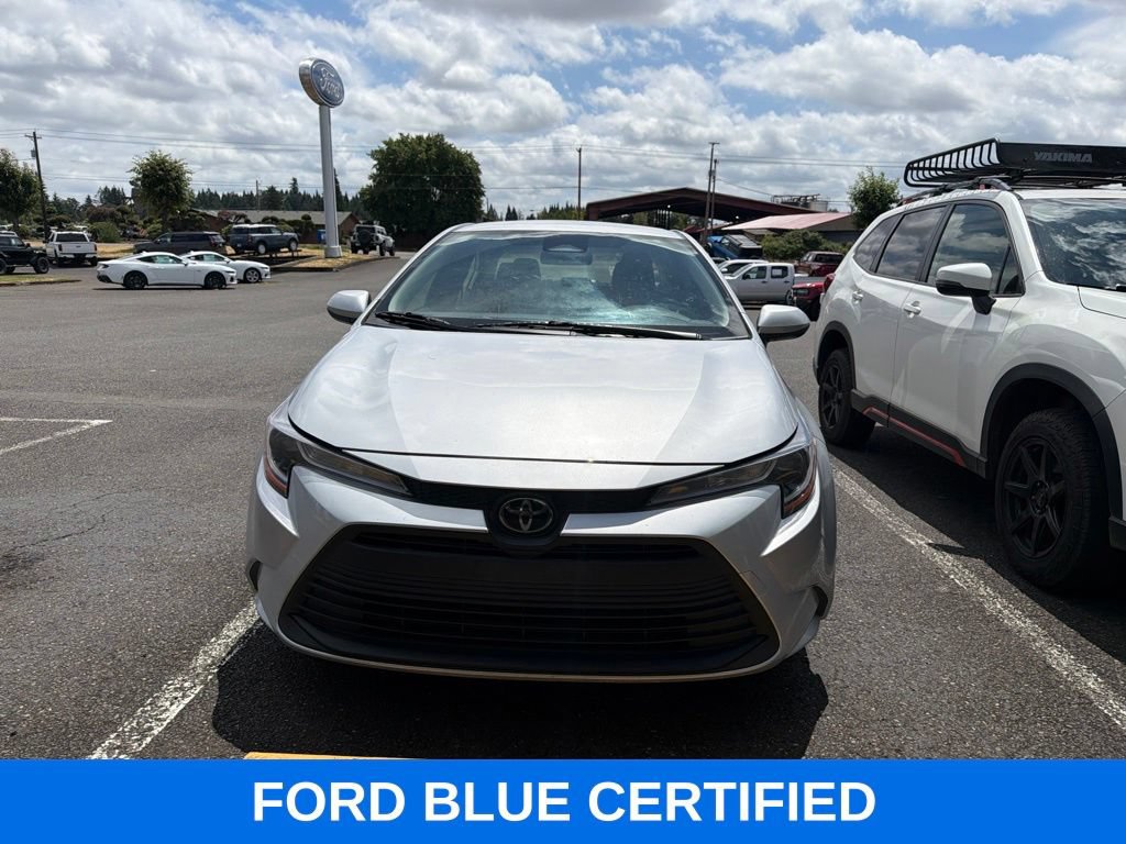 Used 2024 Toyota Corolla LE FWD image 2