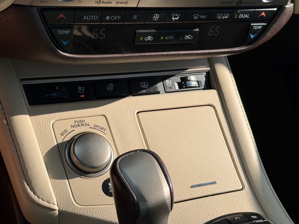 Used 2018 Lexus ES 350 w/ Luxury Package w/Wood Trim FWD image 24