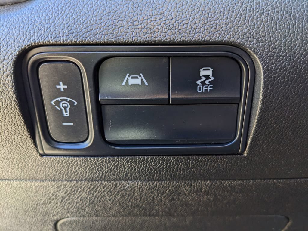 Used 2022 Kia Sorento S w/ Panoramic Sunroof Package AWD/4WD image 16