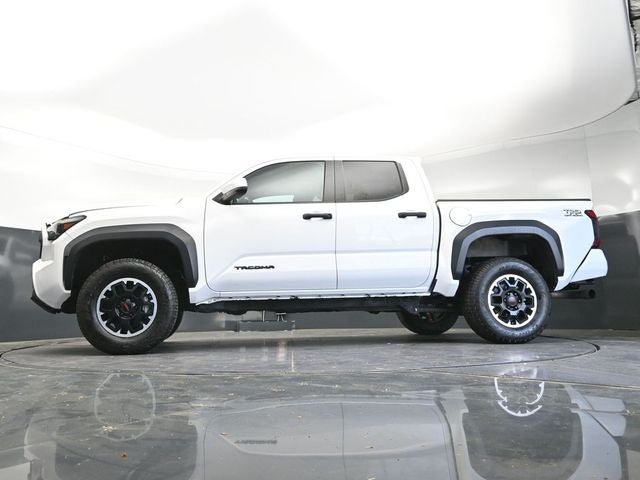 Used 2024 Toyota Tacoma TRD Off-Road AWD/4WD image 37