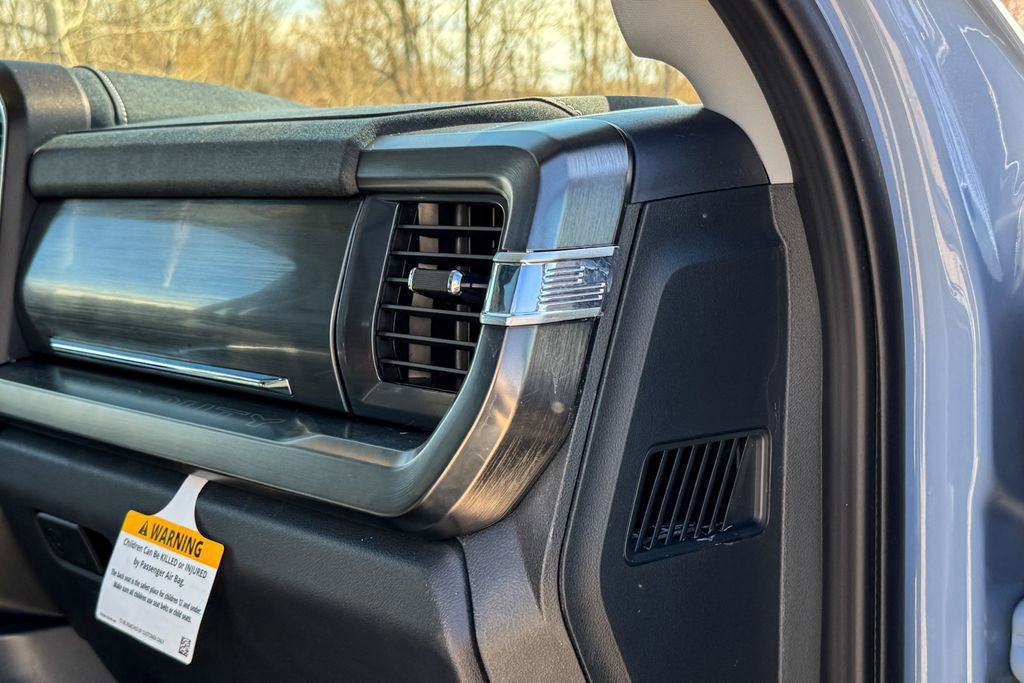 Certified 2024 Ford F250 Lariat w/ Black Appearance Package image 19