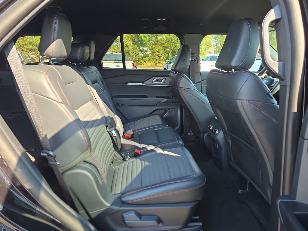 Certified 2025 Ford Explorer ST-Line w/ ST-Line Street Pack AWD/4WD image 7