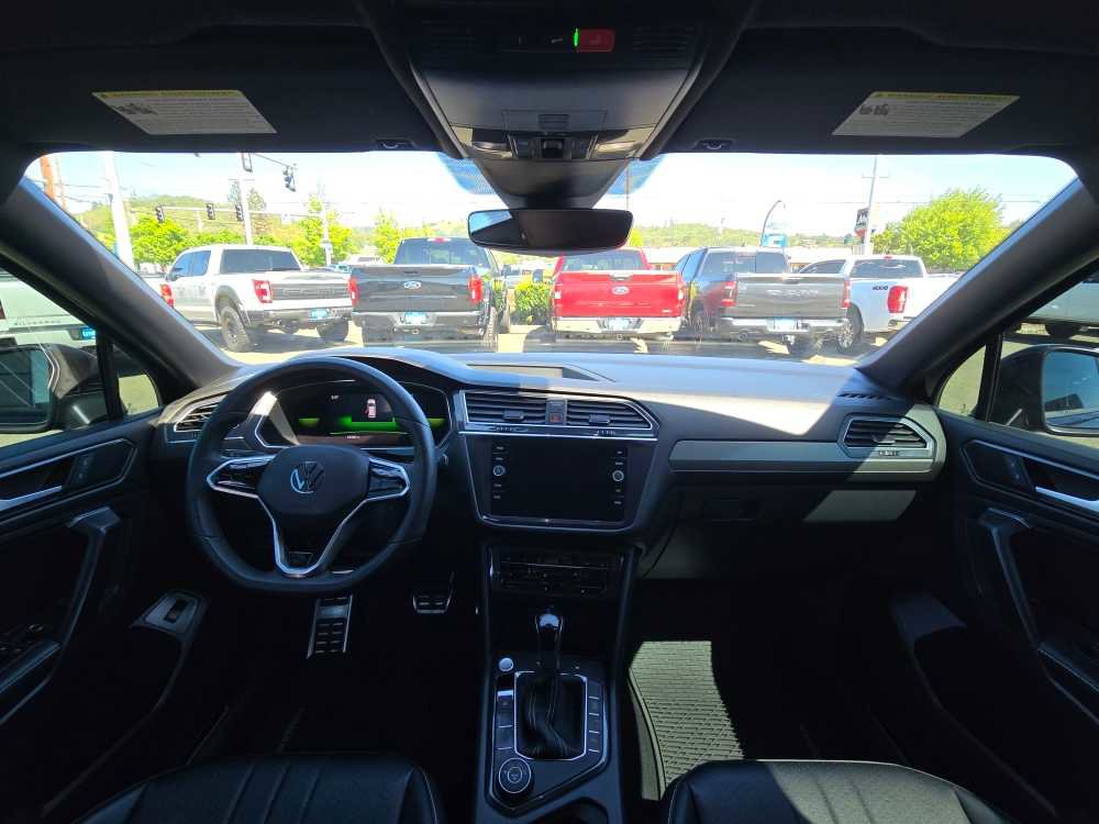 Used 2022 Volkswagen Tiguan SE R-Line AWD/4WD image 15