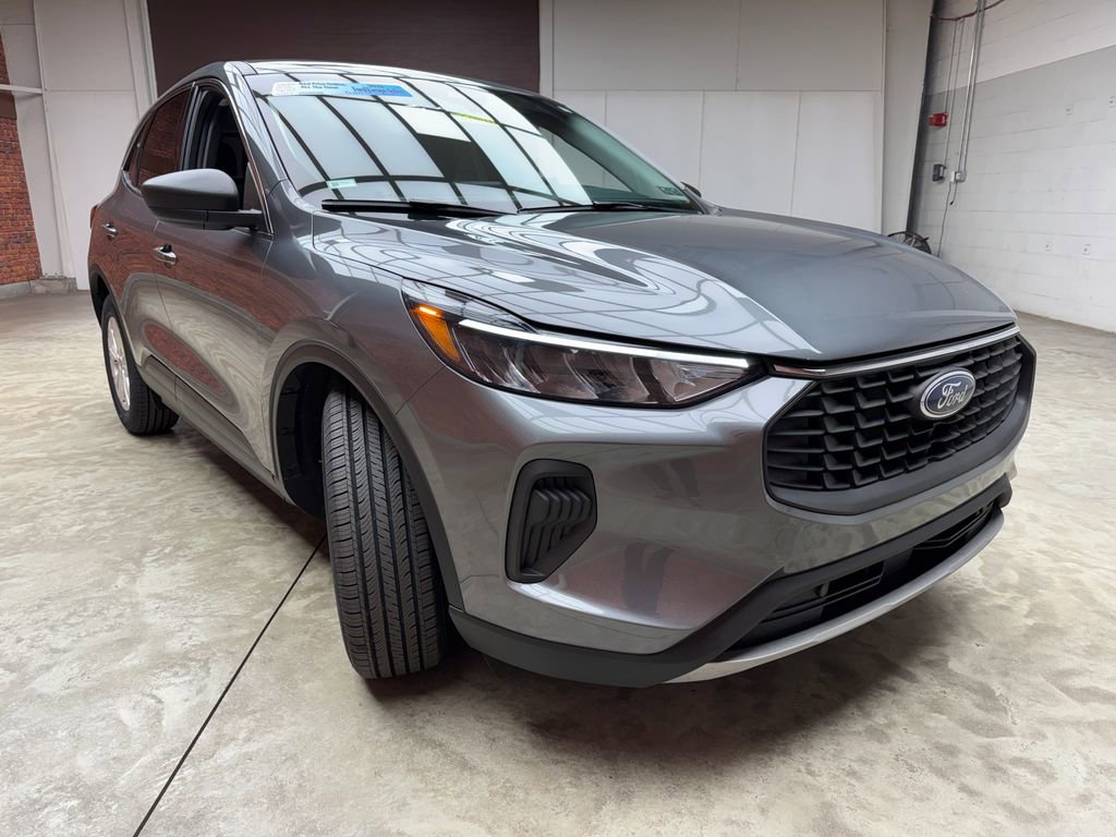 Certified 2023 Ford Escape Active FWD image 5