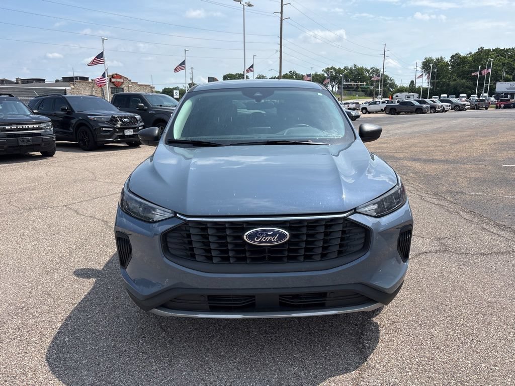Certified 2025 Ford Escape Active w/ Cold Weather Package FWD image 2