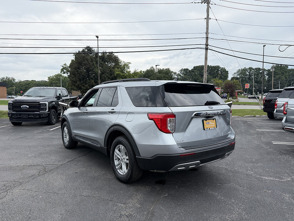 Certified 2023 Ford Explorer XLT w/ Equipment Group 202A AWD/4WD image 5