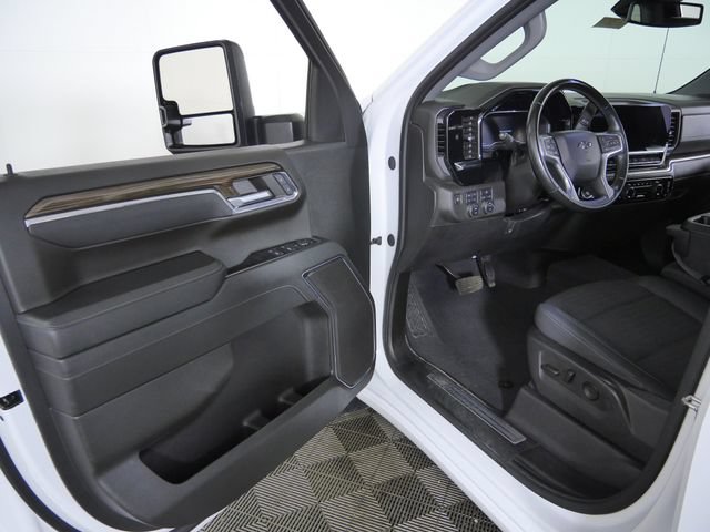 Used 2024 Chevrolet Silverado 1500 RST AWD/4WD image 15