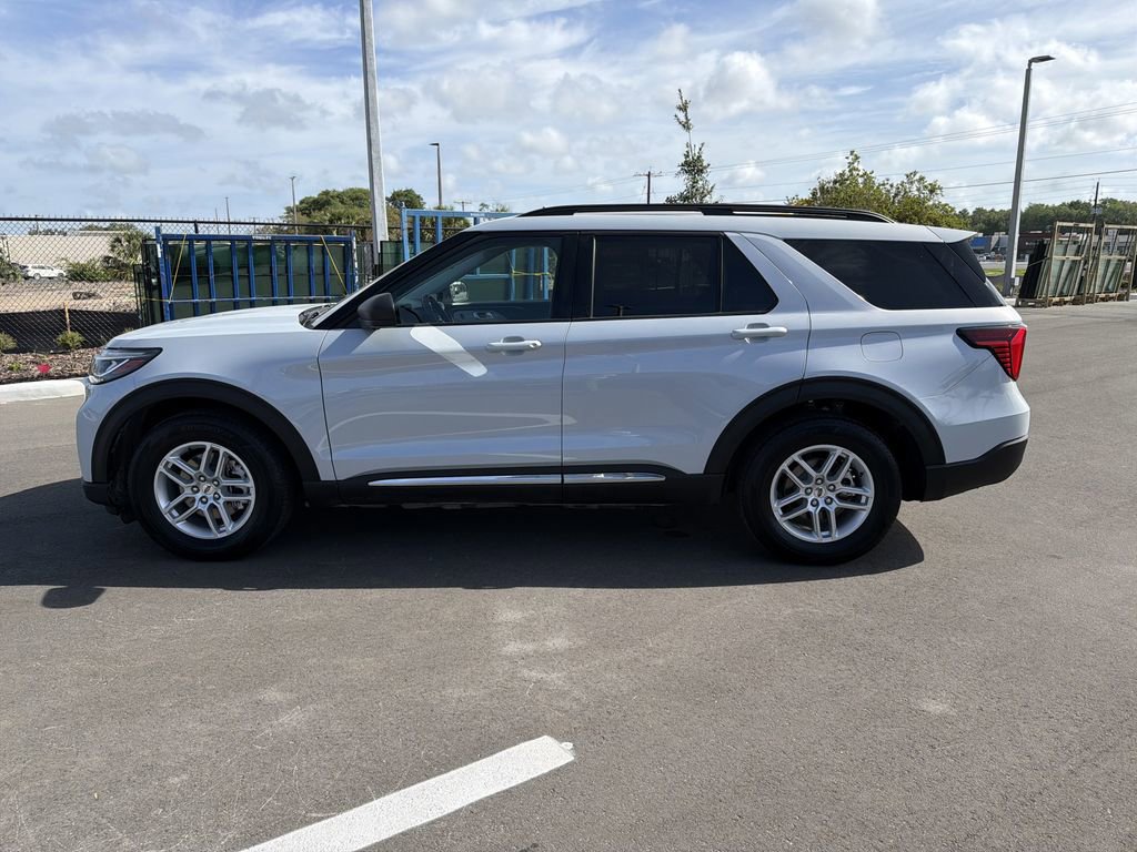 Certified 2025 Ford Explorer Active w/ Active Comfort Package image 7