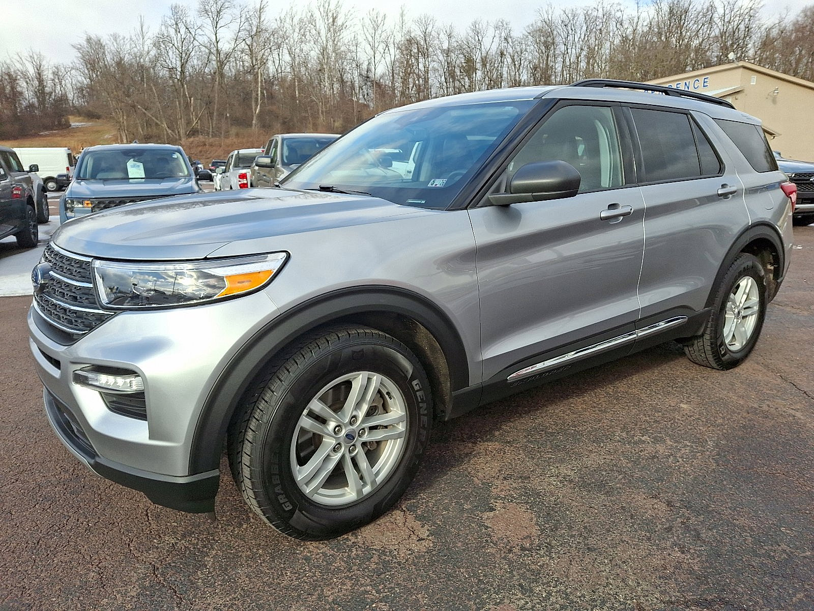 Certified 2024 Ford Explorer XLT w/ Equipment Group 202A image 5