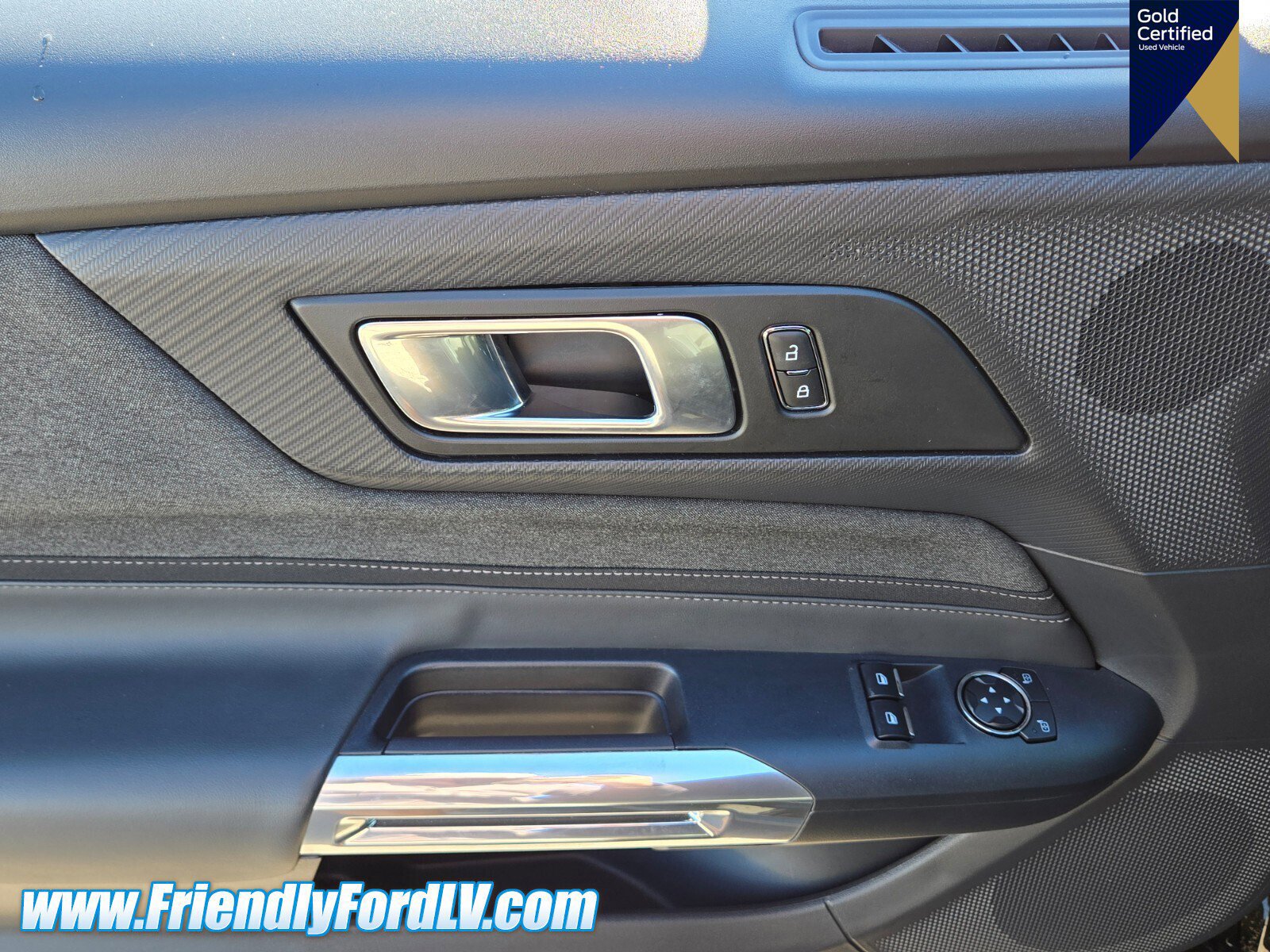 Certified 2025 Ford Mustang Coupe image 17