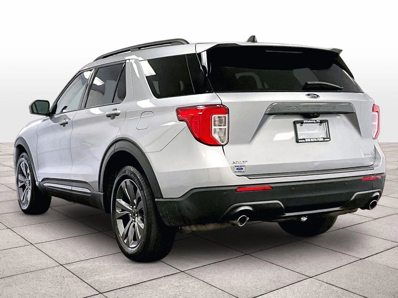 Certified 2023 Ford Explorer XLT w/ Equipment Group 202A image 10