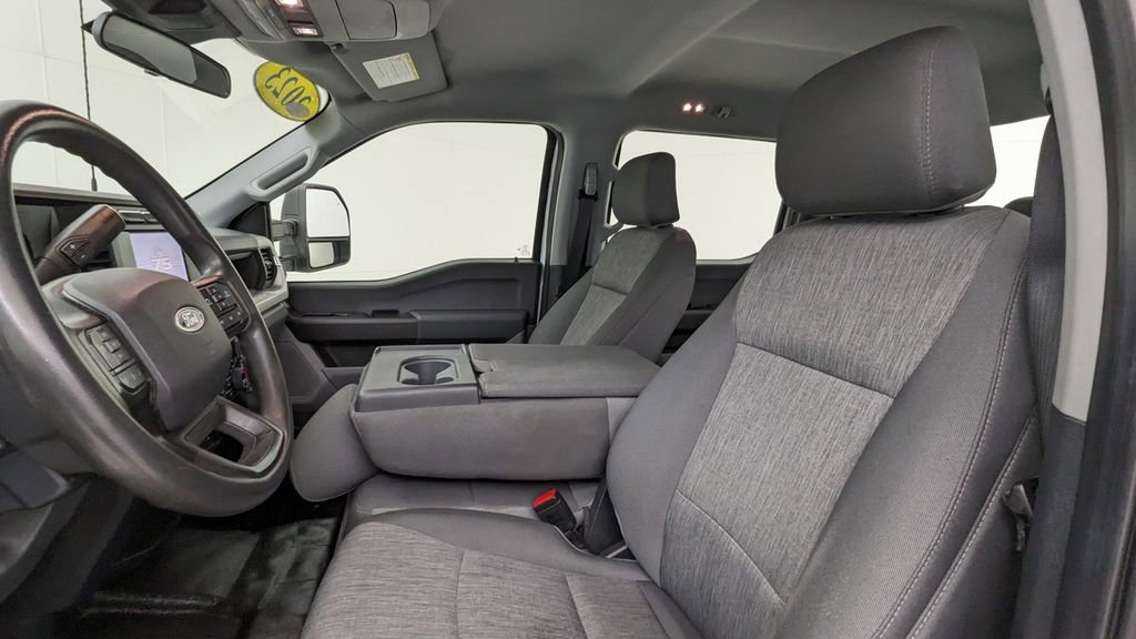 Certified 2023 Ford F250 XL w/ XL Chrome Package image 2