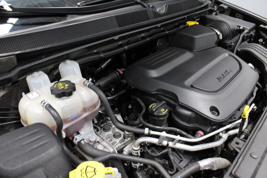 Used 2025 Chrysler Pacifica Select FWD image 15