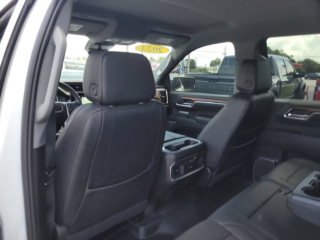 Used 2023 GMC Sierra 1500 Denali w/ Technology Package AWD/4WD image 9