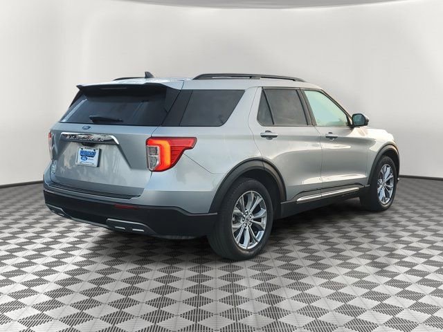 Certified 2023 Ford Explorer XLT w/ Equipment Group 202A image 4