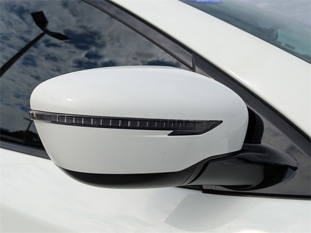 Used 2019 Nissan Pathfinder SV image 11