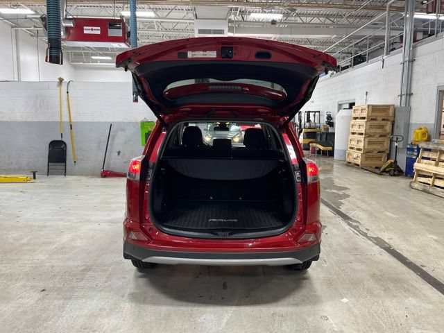 Used 2017 Toyota RAV4 XLE AWD/4WD image 43
