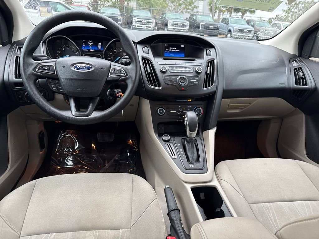 Certified 2017 Ford Focus SE image 5