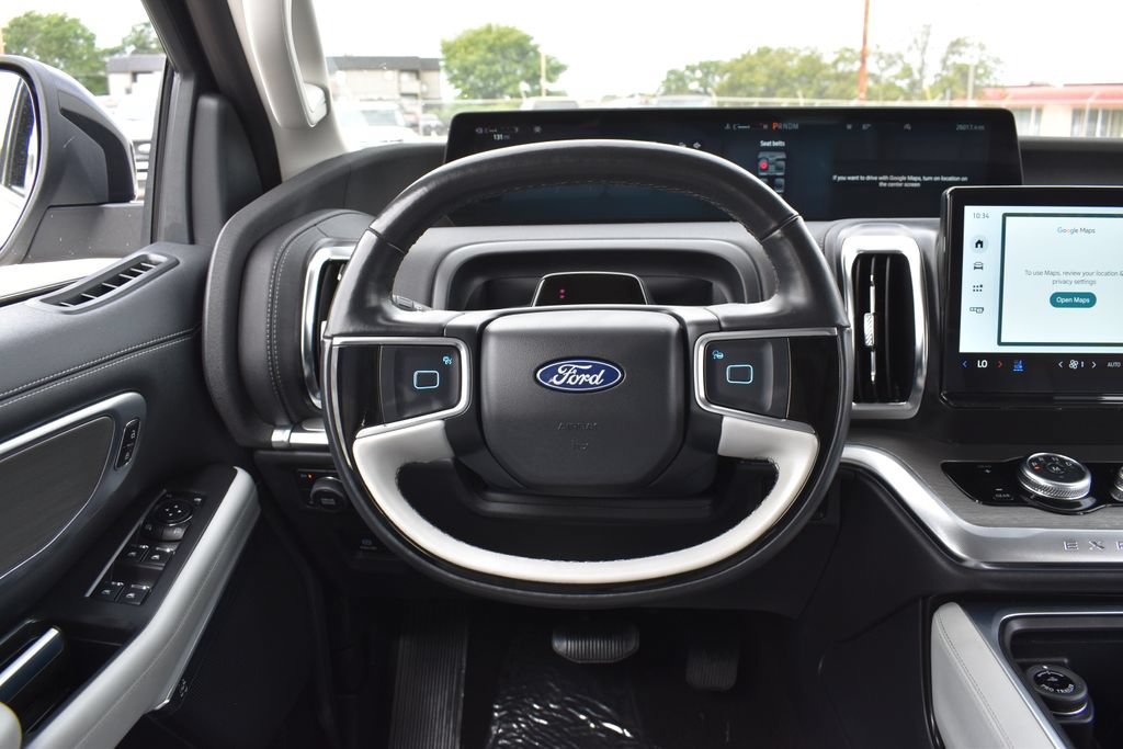 Certified 2025 Ford Expedition Max Platinum w/ Driver's Package AWD/4WD image 16