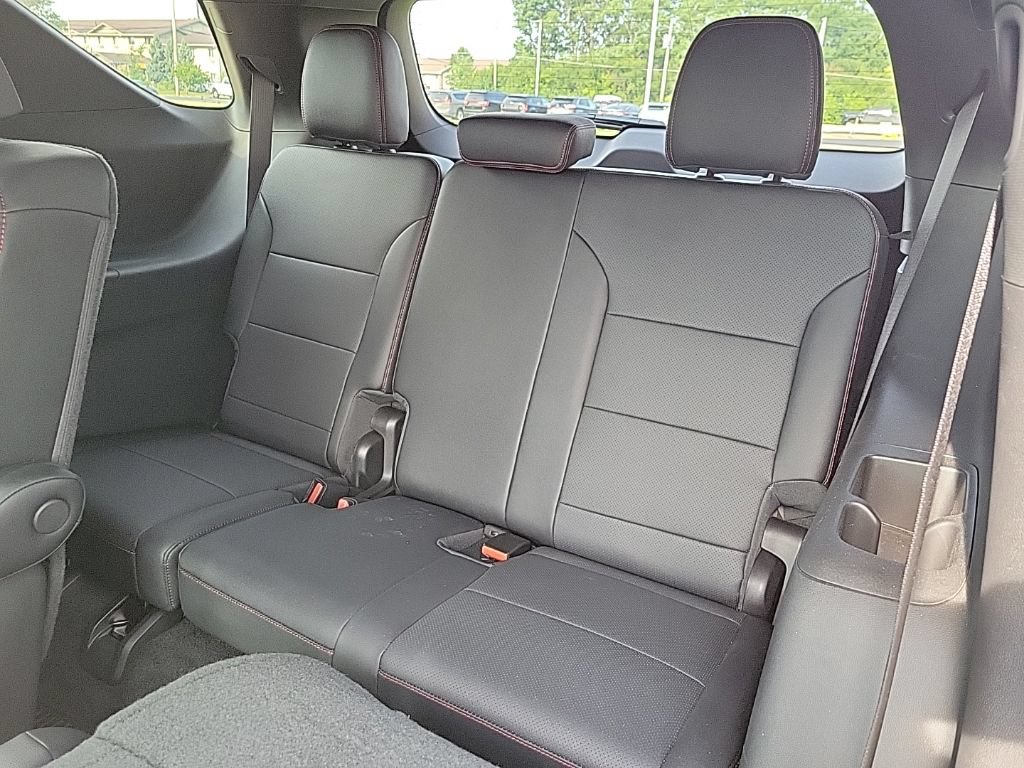 Used 2025 Chevrolet Traverse Z71 w/ Driver Confidence Package AWD/4WD image 14