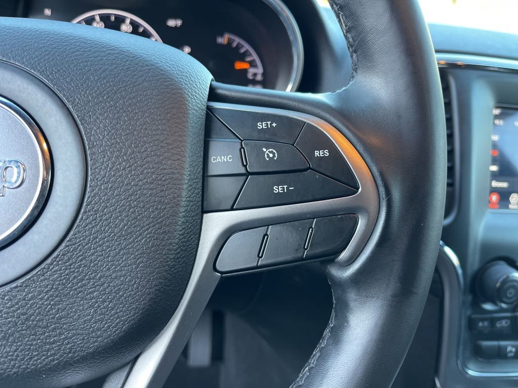 Used 2021 Jeep Grand Cherokee Laredo image 16