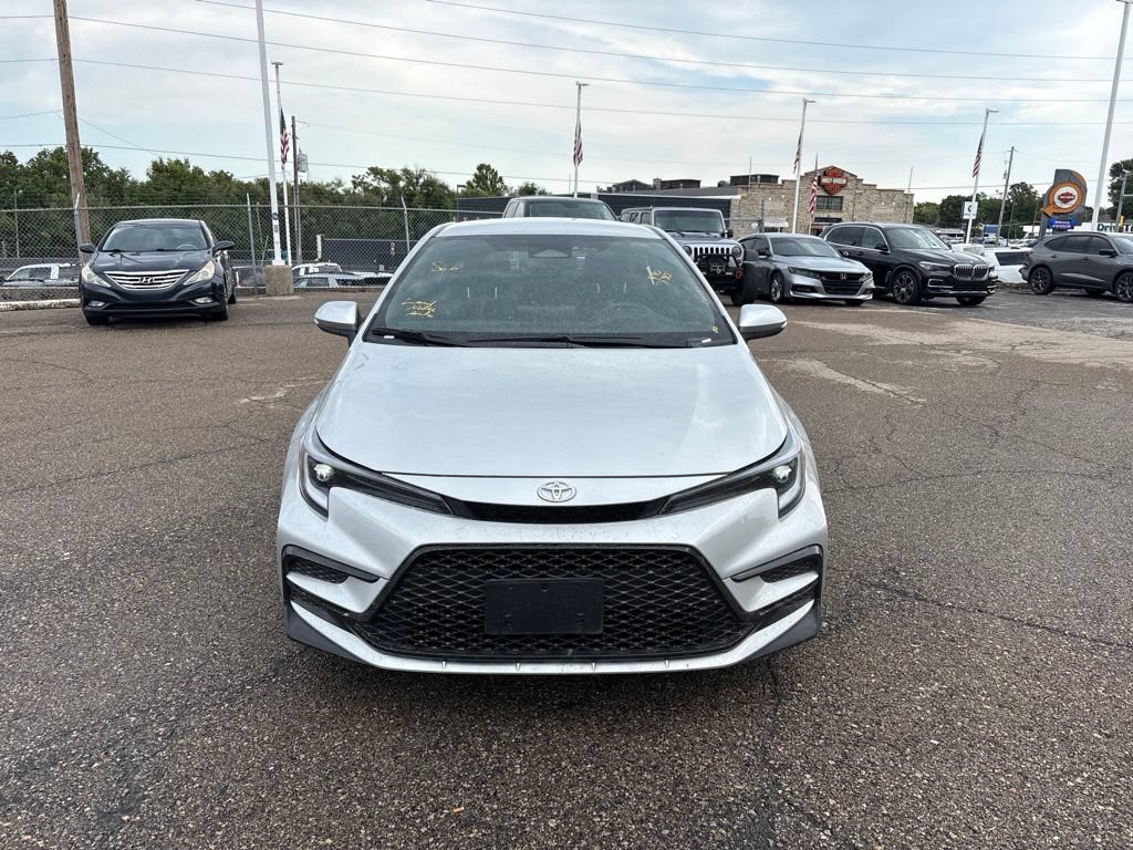 Used 2025 Toyota Corolla SE FWD image 2