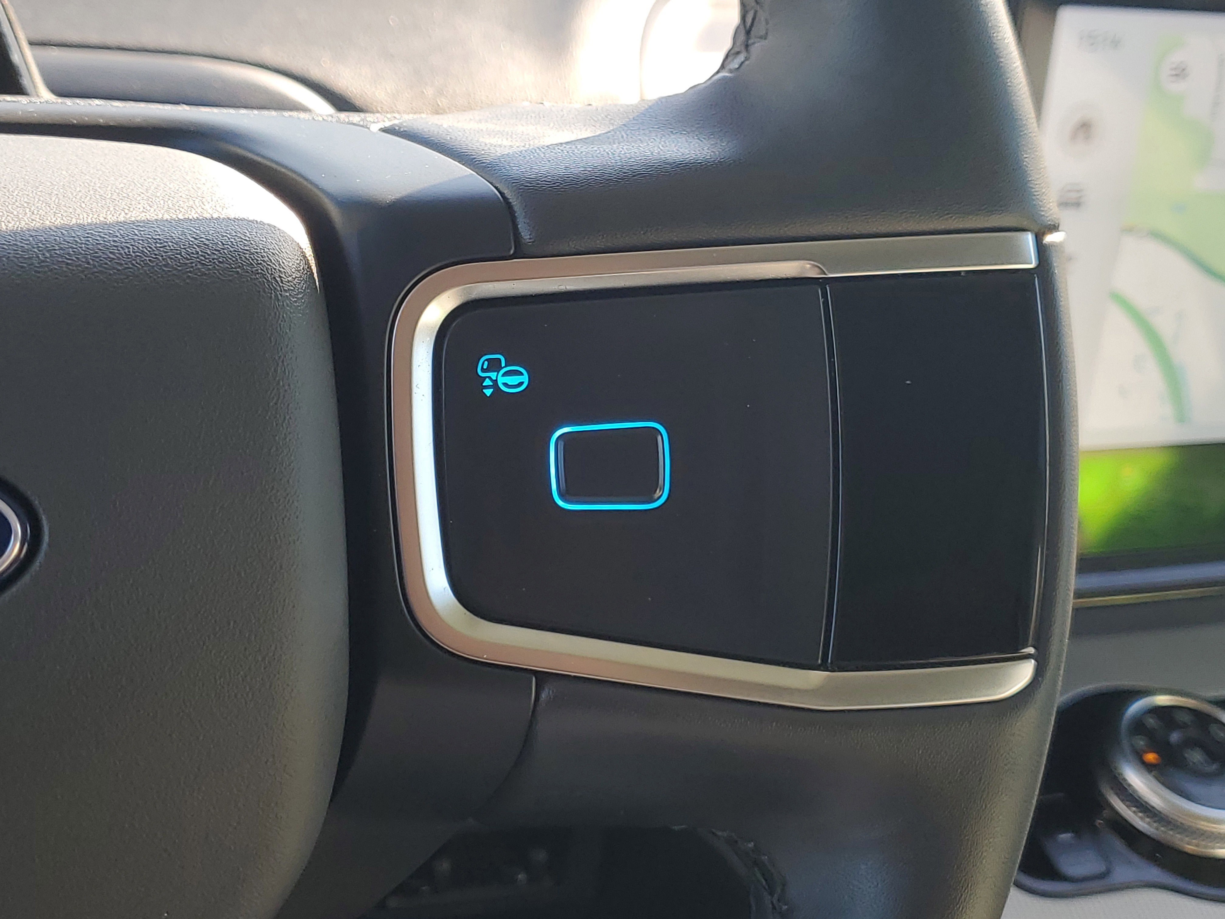 Certified 2025 Ford Expedition Active image 27