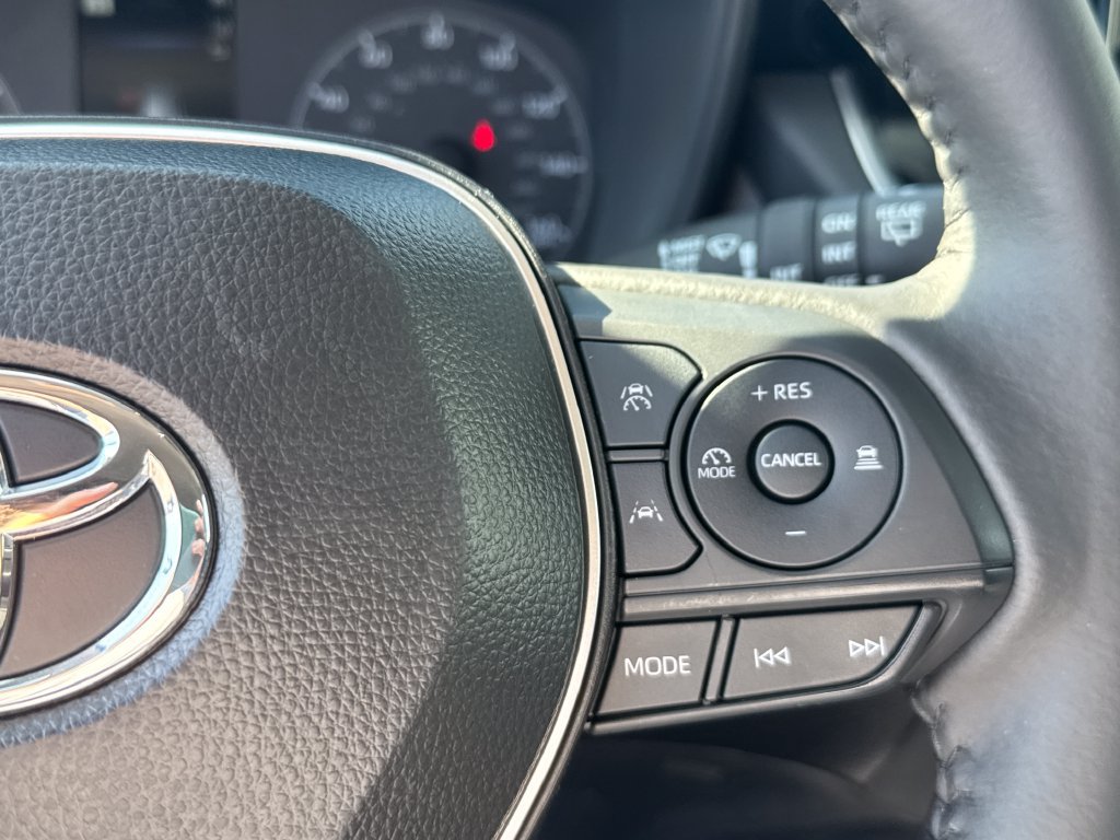 Used 2024 Toyota Corolla Cross LE FWD image 15