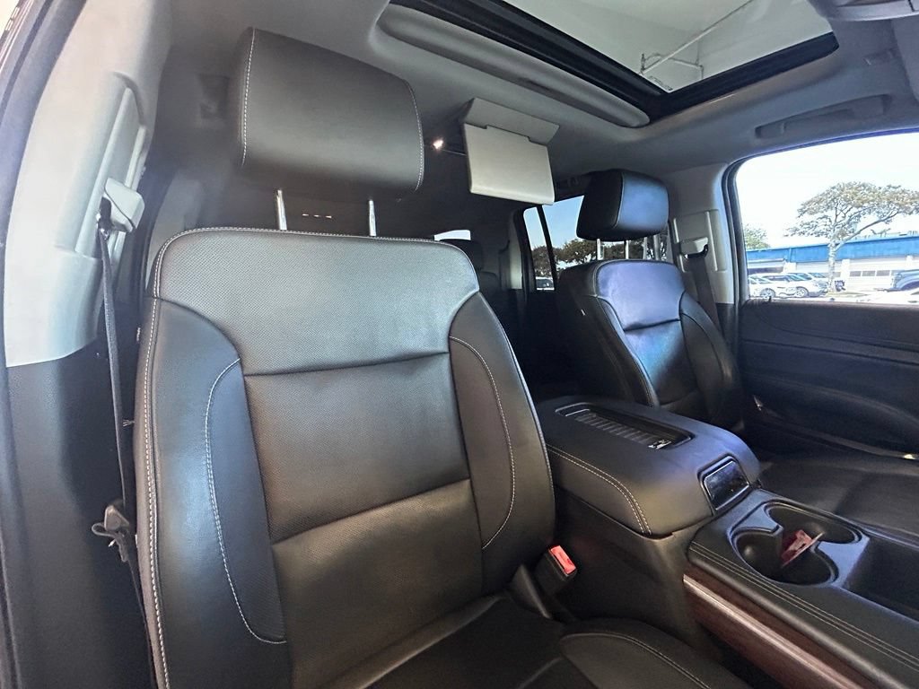 Used 2017 GMC Yukon XL SLT w/ Premium Edition AWD/4WD image 30