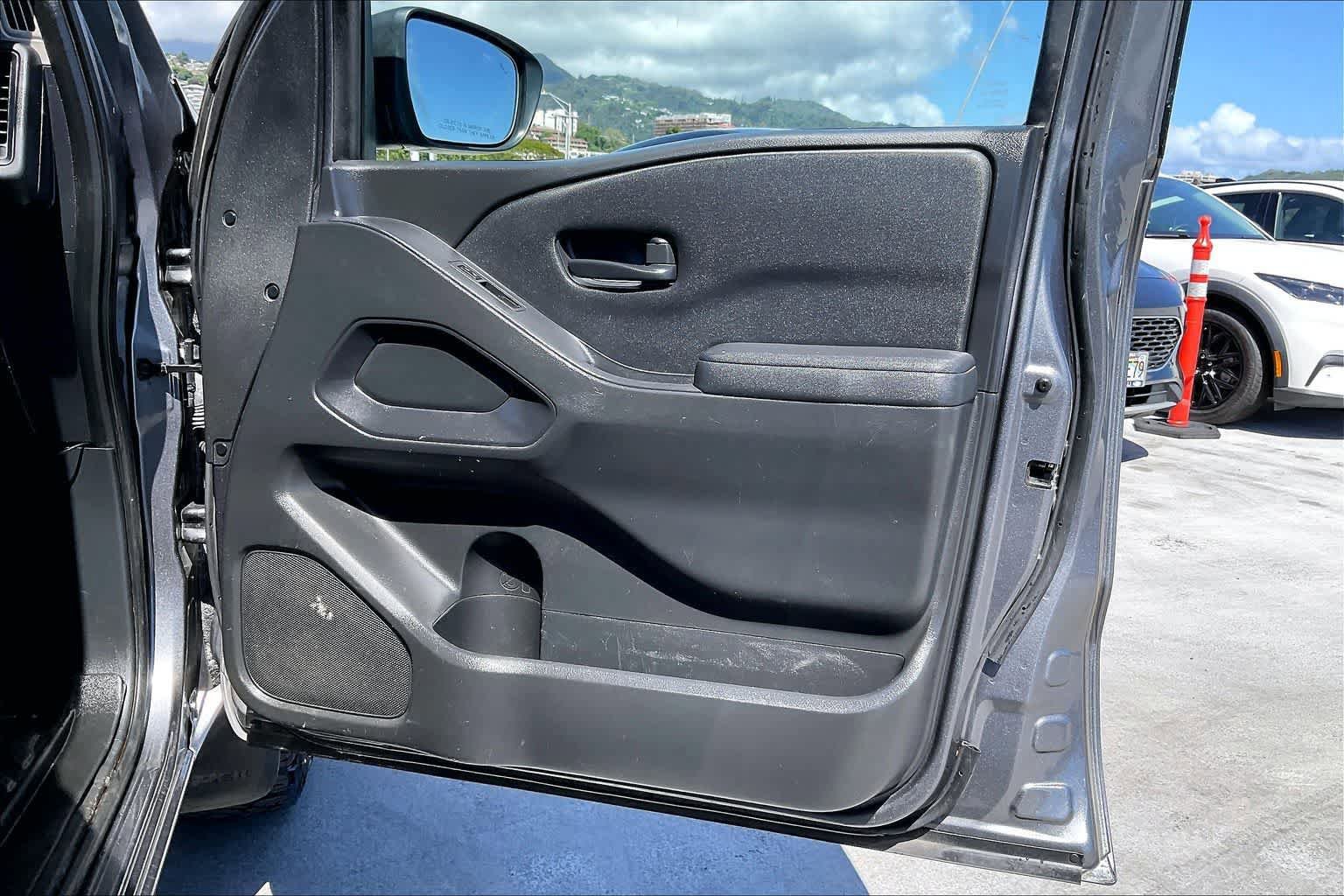 Used 2022 Nissan Frontier S w/ Technology Package RWD image 28