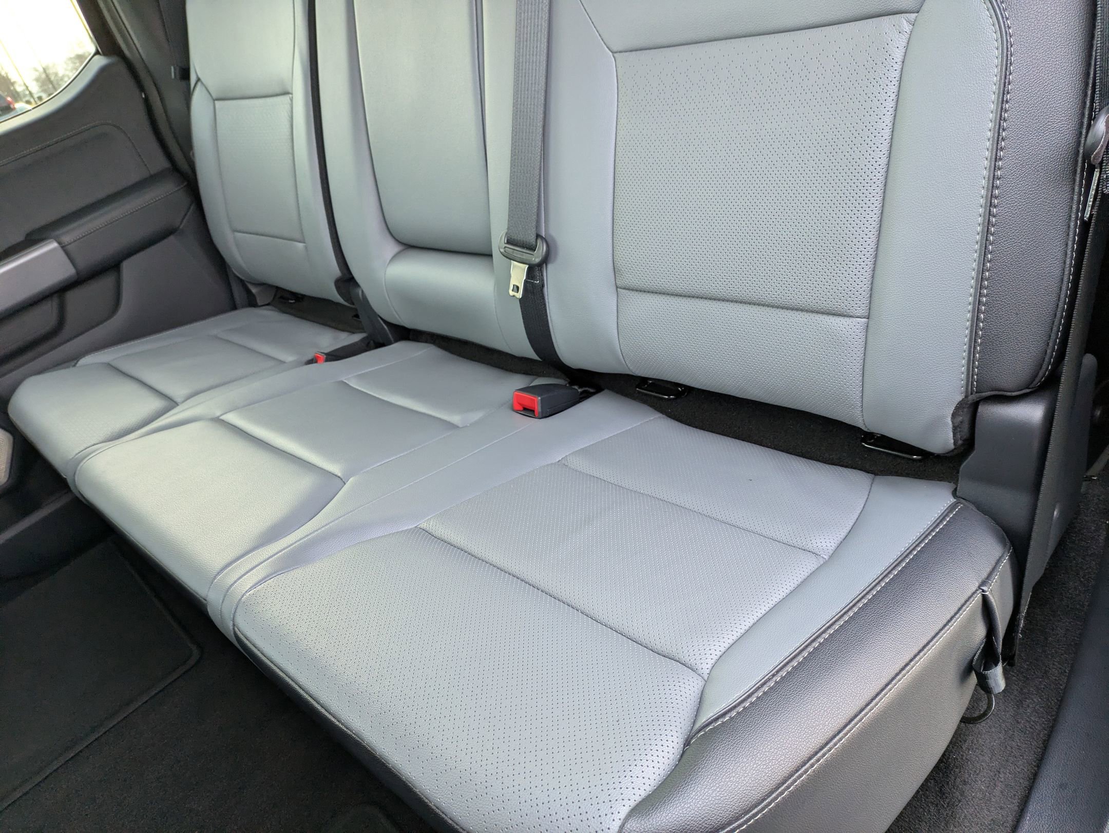 Certified 2022 Ford F150 Lariat w/ Equipment Group 502A High image 31