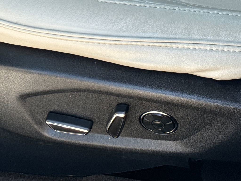 Certified 2017 Ford Explorer Platinum image 25